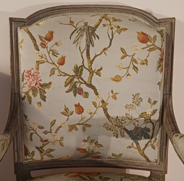 Jean Baptiste Lelarge III - seltener niedriger Sessel in Halbkabriolettform - lackierte Buche