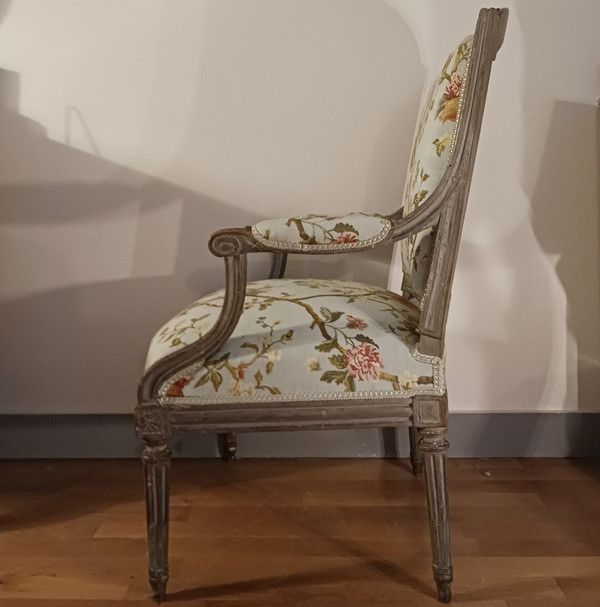 Jean Baptiste Lelarge III - seltener niedriger Sessel in Halbkabriolettform - lackierte Buche