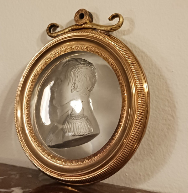 Frankreich, um 1830 - sehr seltenes Medaillon aus gegossenem Glas von Napoleon als Generaloberst nach Andrieu