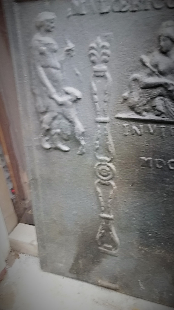 Grande plaque de cheminée en fonte de fer décor néo-gothique début 19 ème