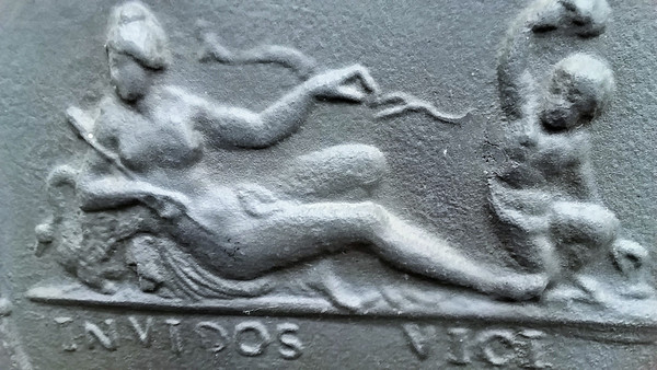 Grande plaque de cheminée en fonte de fer décor néo-gothique début 19 ème