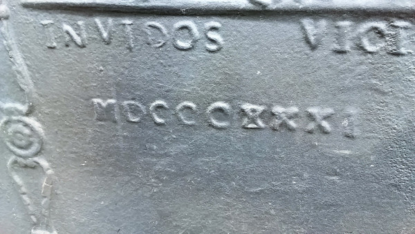 Grande plaque de cheminée en fonte de fer décor néo-gothique début 19 ème