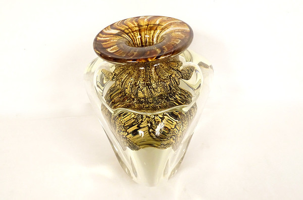 Vase Triangulaire Jean-Claude Novaro Verre Soufflé Feuilles d'Or 1983 XXème