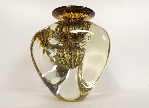 Vase Triangulaire Jean-Claude Novaro Verre Soufflé Feuilles d'Or 1983 XXème