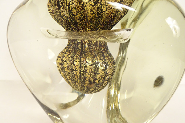 Vase Triangulaire Jean-Claude Novaro Verre Soufflé Feuilles d'Or 1983 XXème