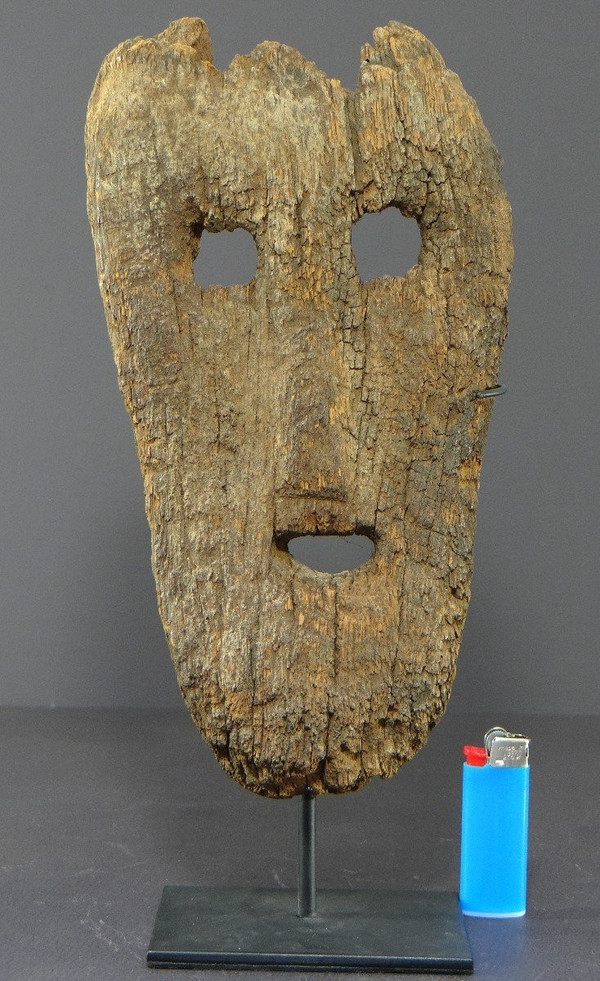 Indonesia, Timor Island, 19th Century, Ancient Wooden Anthropomorphic Mask, very eroded.