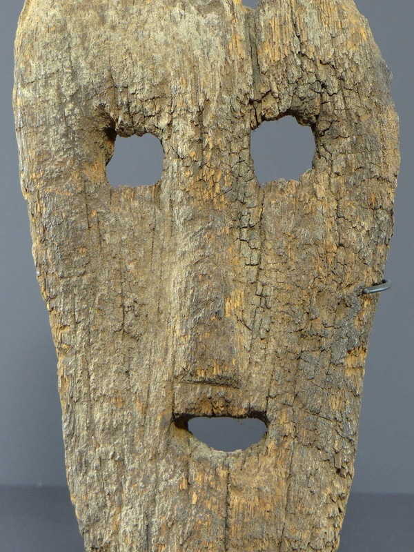 Indonesia, Timor Island, 19th Century, Ancient Wooden Anthropomorphic Mask, very eroded.