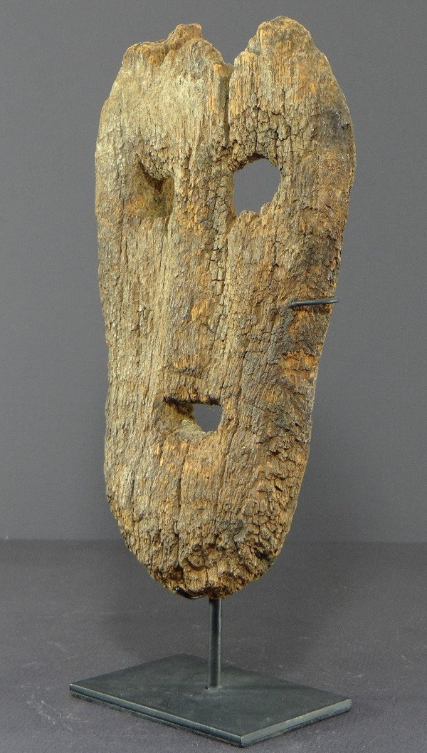 Indonesia, Timor Island, 19th Century, Ancient Wooden Anthropomorphic Mask, very eroded.
