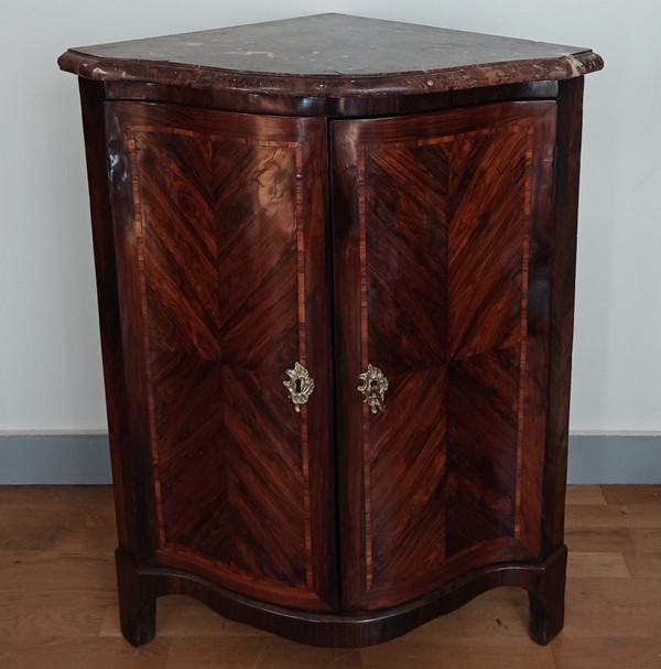 Adrien Fleury, circa 1760 - large two-leaf crossbow corner cabinet - Louis XV - amaranth and thick red marble