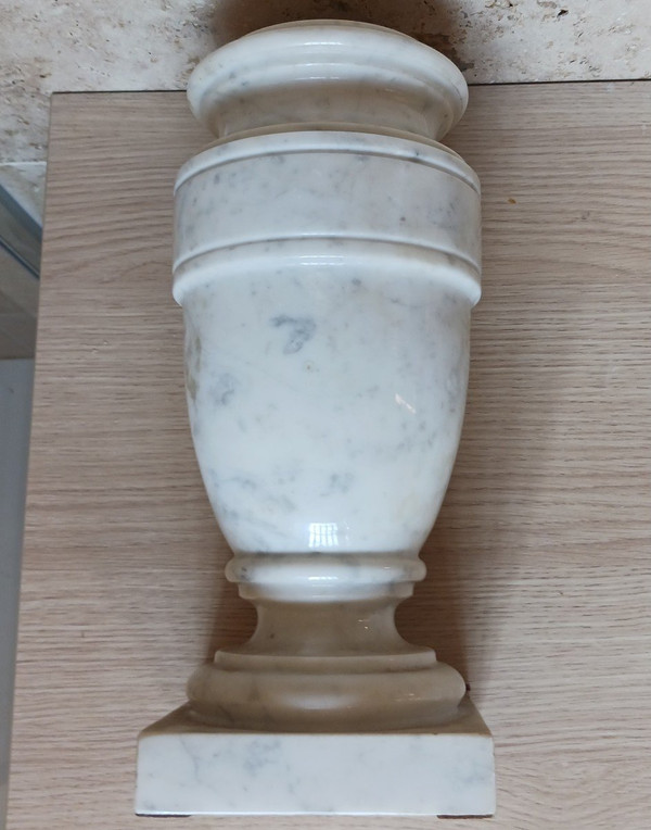 Opera italiana moderna - vaso a balaustra molto grande - marmo bianco massiccio Calacatta