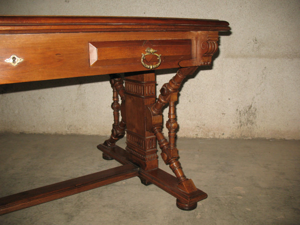 Scrivania piatta in noce biondo massiccio stile Haute Epoque del XIX secolo
