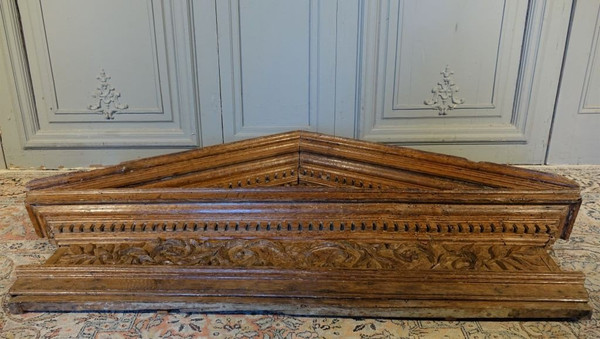 Fronton De Porte Renaissance