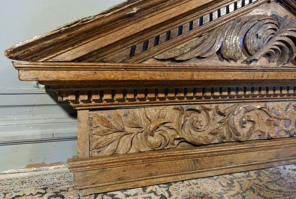 Fronton De Porte Renaissance