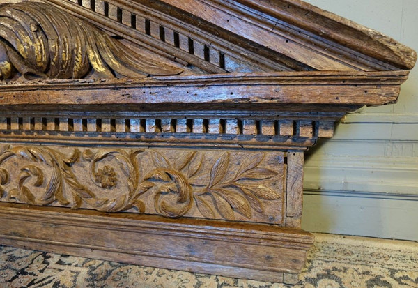 Fronton De Porte Renaissance