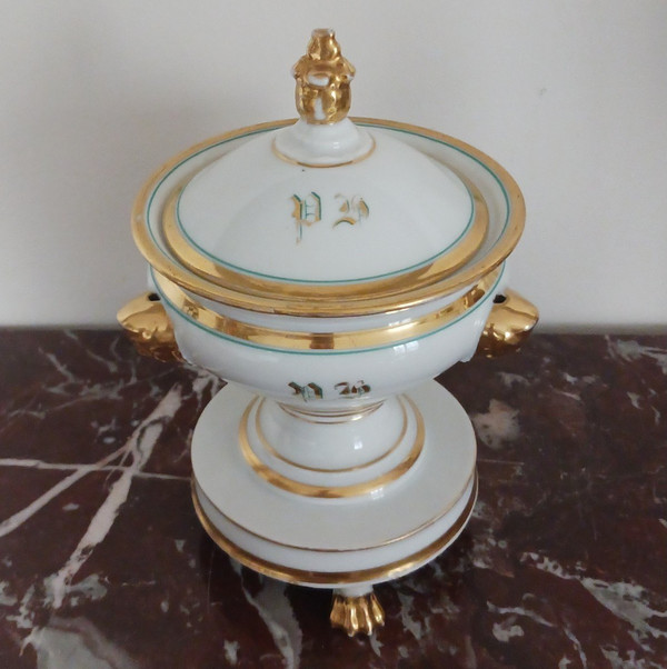 Paris, Restoration period, Louis Philippe - tripod jam maker in gilded and painted porcelain - monogrammed