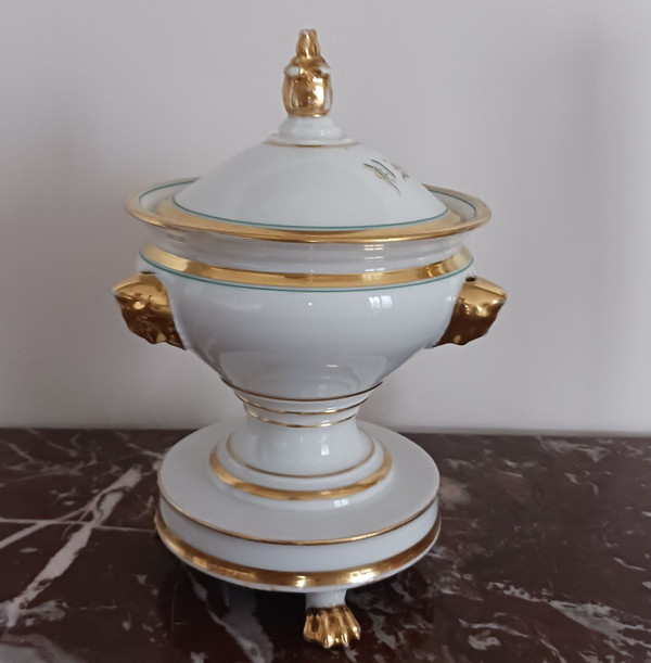 Paris, Restoration period, Louis Philippe - tripod jam maker in gilded and painted porcelain - monogrammed