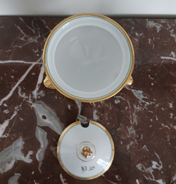 Paris, Restoration period, Louis Philippe - tripod jam maker in gilded and painted porcelain - monogrammed