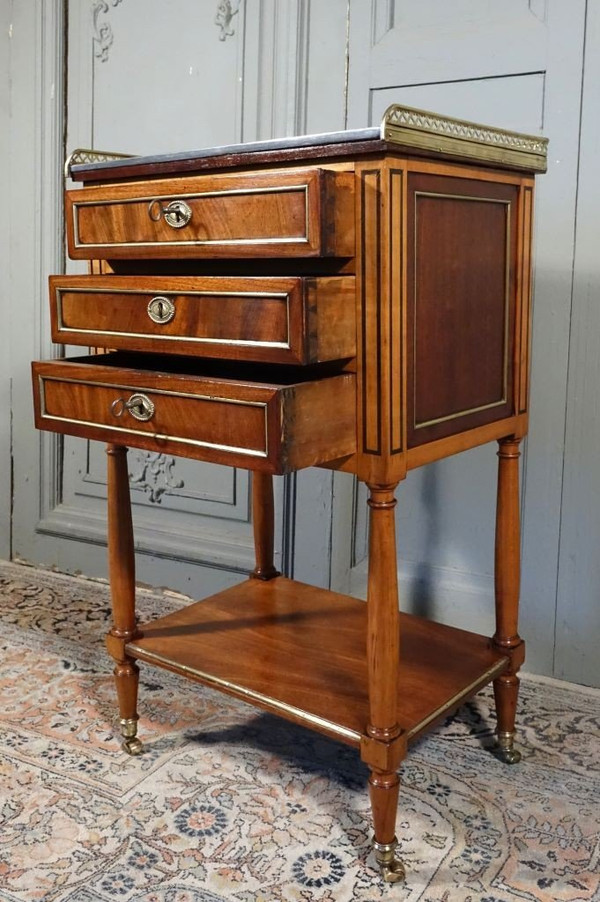 Louis XVI / Verzeichniszeit Chiffonnière-Tisch