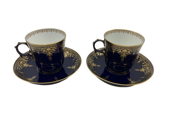 Service à café en porcelaine du 19ème siècle - Manufacture de Sèvres - signée SEVRES