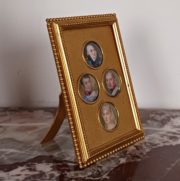 France, Restoration period - suite of 4 royalist miniatures - royal family - modern frame