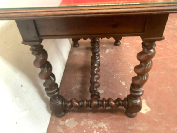 Table bureau Louis XIII en noyer sculpté XIX siècle