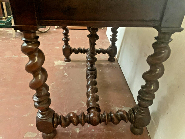 Table bureau Louis XIII en noyer sculpté XIX siècle