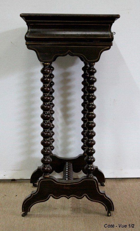  Petite Table à ouvrage en Bois laqué, époque Napoléon III - Milieu XIXe 