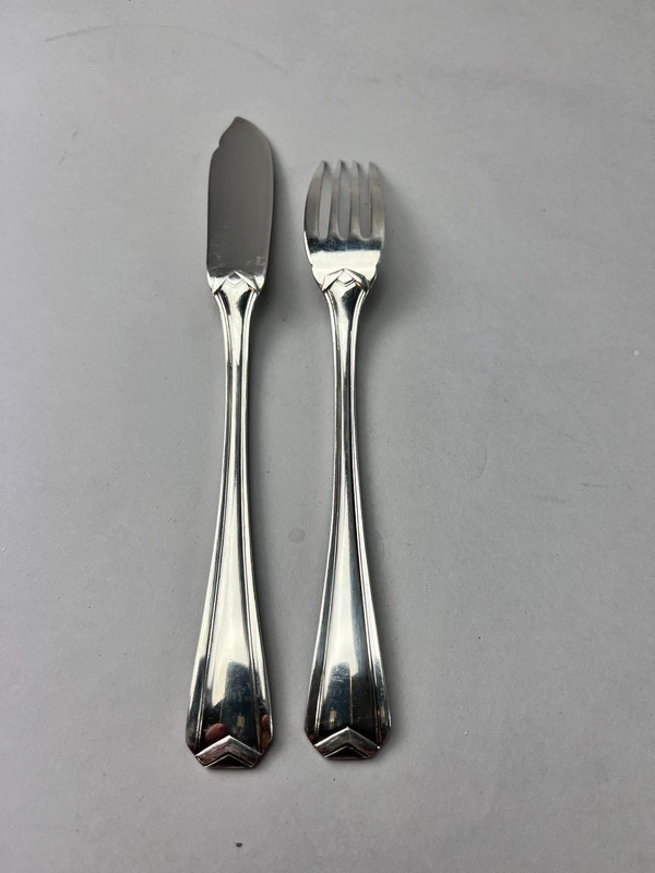 Christofle chevron pattern fish cutlery