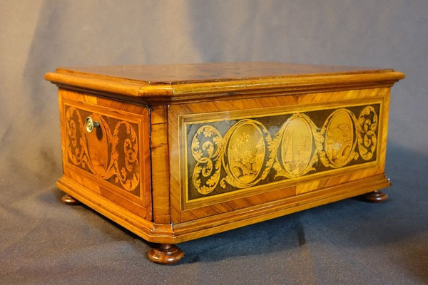 Coffret Lombard En Marqueterie d'époque Louis XVI