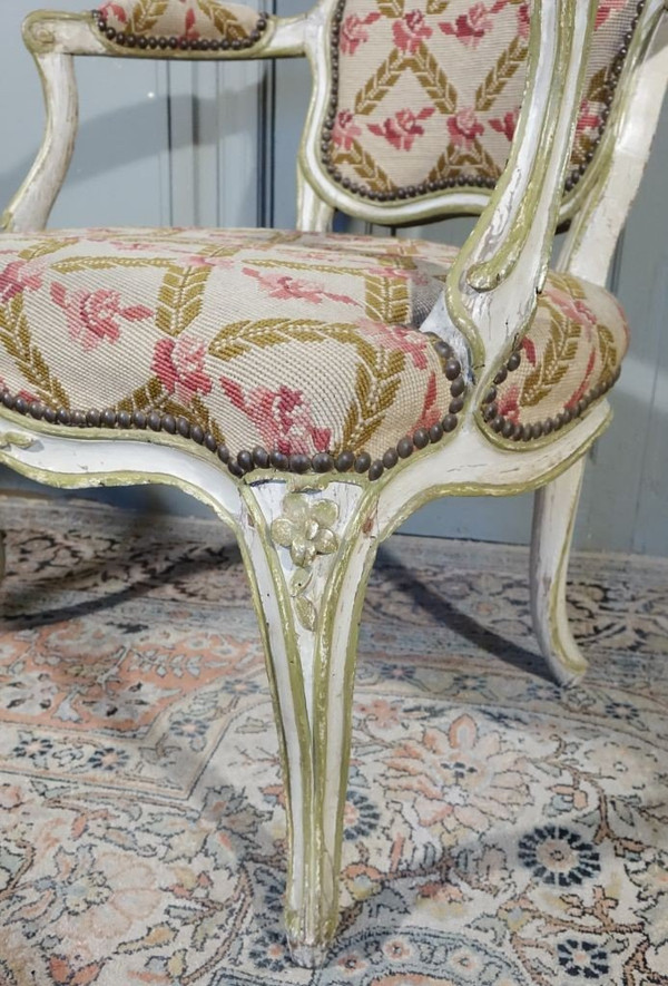 Coppia di poltrone in stile Luigi XV