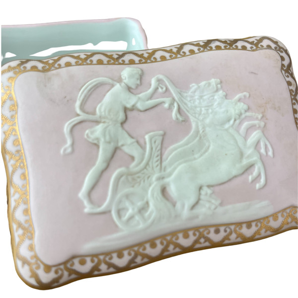 Candy box - Limoges porcelain - Tharaud - 20th Century