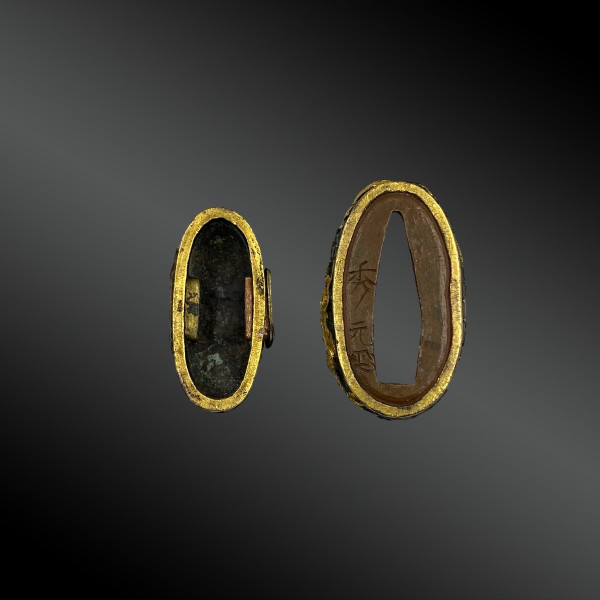Fuchi Kashira mit Drachenmotiv, signiert - Japan - Edo-Periode