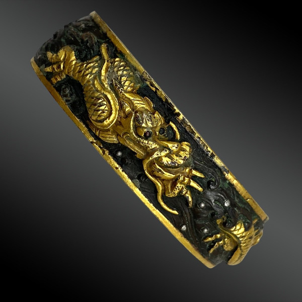 Fuchi Kashira mit Drachenmotiv, signiert - Japan - Edo-Periode