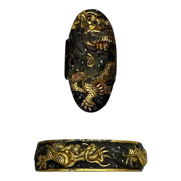 Fuchi Kashira mit Drachenmotiv, signiert - Japan - Edo-Periode