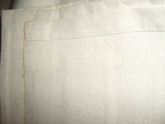 Drap ancien brodé en lin monogrammé
