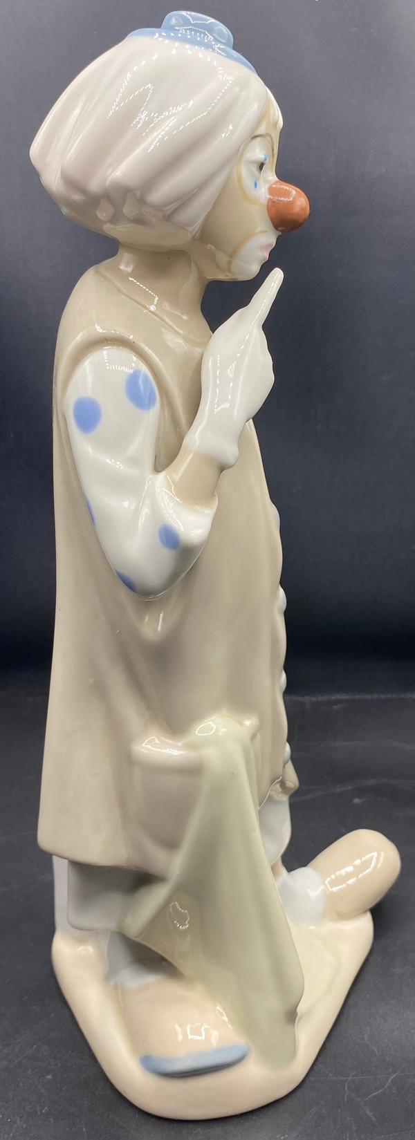 PORCELAIN CLOWN