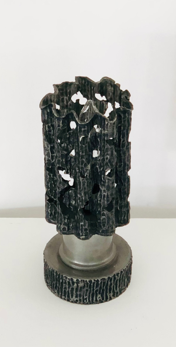 Lampe brutaliste en étain, Italie années 60