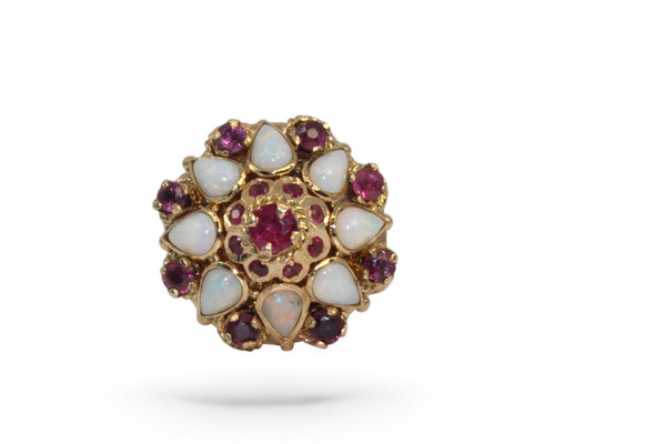 Ring mit Opalen und Diamanten