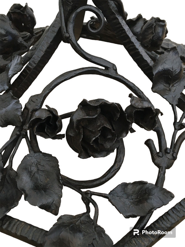 Battered iron floor lamp, Art Deco work around 1920