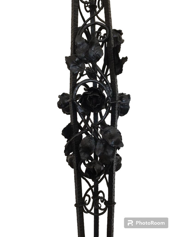 Battered iron floor lamp, Art Deco work around 1920