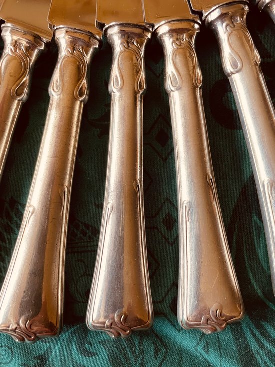 12 art nouveau table knives