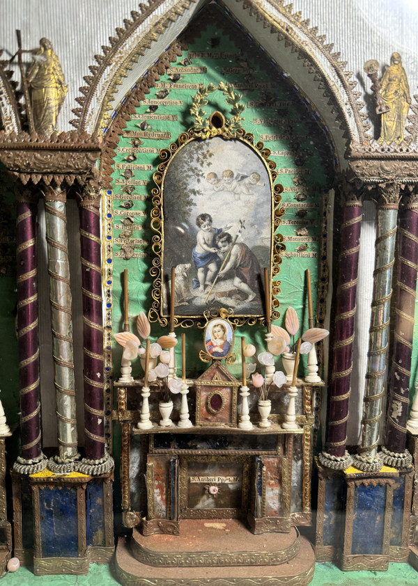 Large Reliquary In Three Chapels With 77 Relics - 19th Century
