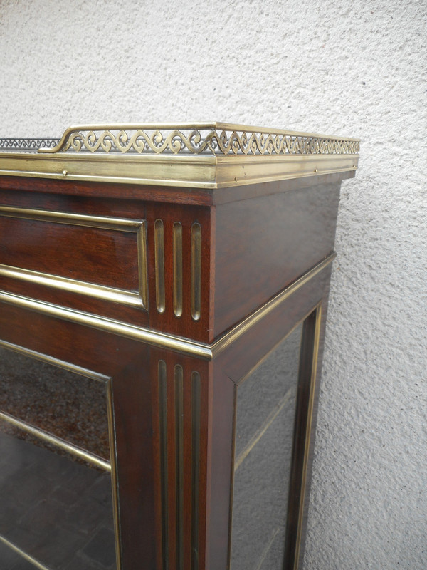 Small Napoleon III Period Showcase In Mahogany And Gilt Bronze