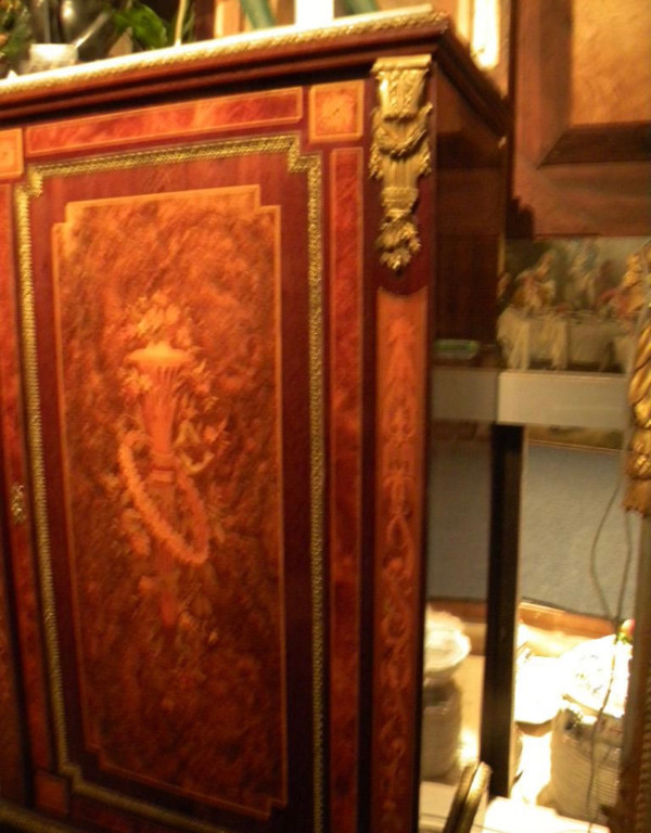 Meuble d'Entre Deux En Marqueterie De La Maison Pelcot