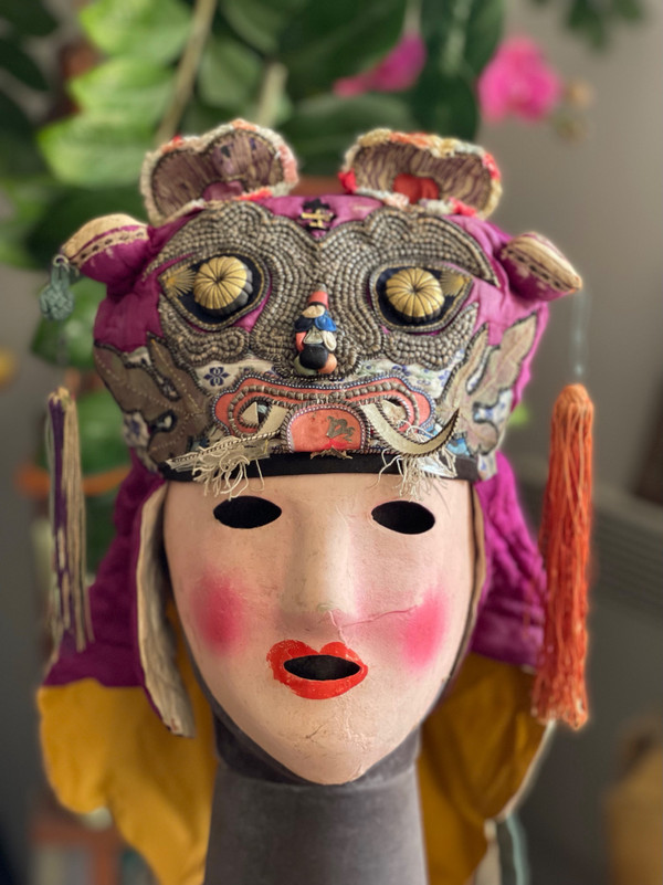 CAPPELLO DA BAMBINO CON TESTA DI TIGRE, Cina, fine XIX secolo.