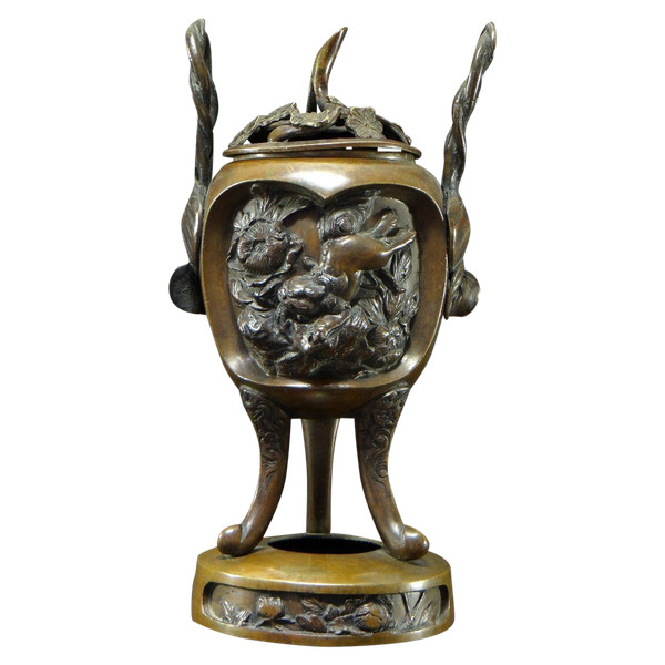 Vietnam, End of the 19th - Beginning of the 20th Century, Bronze incense burner decorated with Fo dogs.