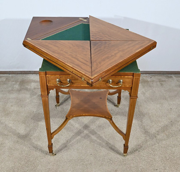Table à Jeux dite Mouchoir en Acajou blond – 1930