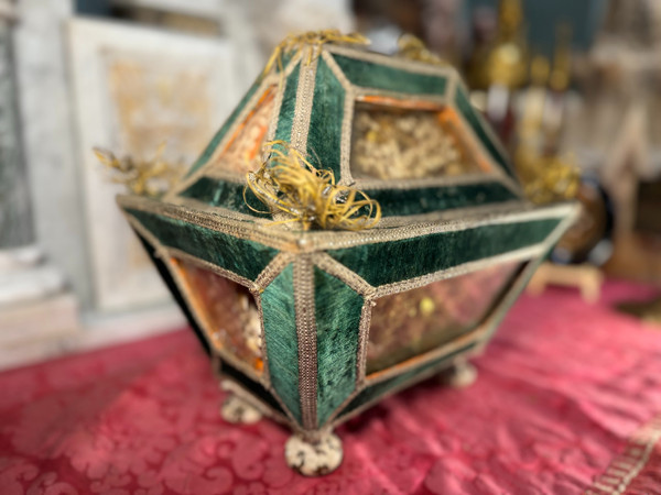 Rare Velvet Reliquary Hunting In Its Wooden Box - 18th Century