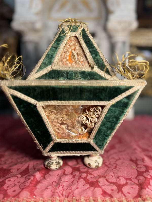 Rare Velvet Reliquary Hunting In Its Wooden Box - 18th Century