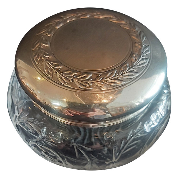 Small cut crystal candy box with silver lid